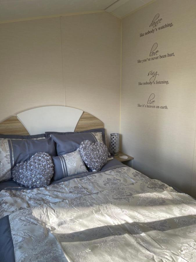 Holiday Home Breaks At Tattershall Lakes Coningsby Exterior foto